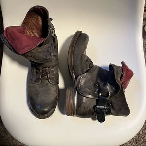 Gorgeous leather luxury boots size 40 (9.5-10) like new!!